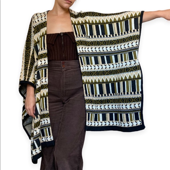 H&M Conscious Sweater Poncho Geometric Pattern - Picture 4 of 4